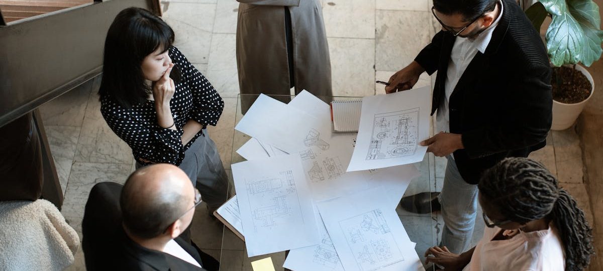 La plataforma de {{KEYWORD}} para emprendedores emergentes es fundada por Saryn Olrik y Nimora Zalyth